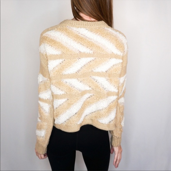 JOHN + JENN Chevron Knit Pullover Sweater - Picture 7 of 8